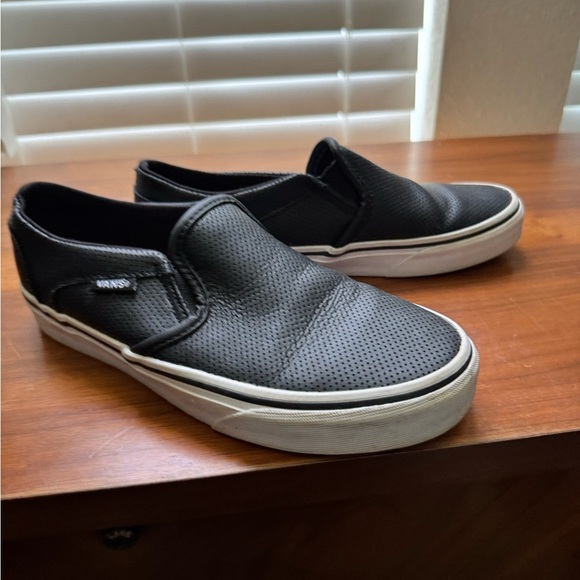 Black Vans Slip-On Women’s Shoes sized 6 - Picture 3 of 9